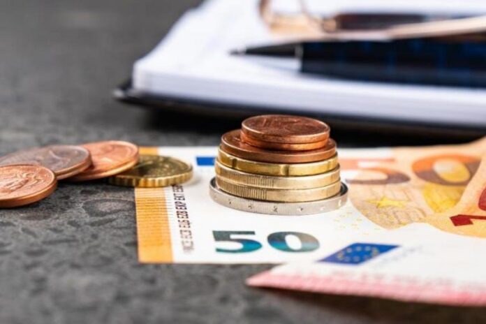 Πληρωμές Δεκεμβρίου: Πότε καταβάλλονται συντάξεις, Δώρο Χριστουγέννων και επιδόματα ΟΠΕΚΑ