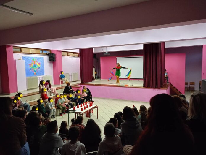 Μαγική Χριστουγεννιάτικη γιορτή στο 5ο Δημοτικό Σχολείο Αργοστολίου – Χαρά, Δημιουργία και Αγάπη για τα Παιδιά