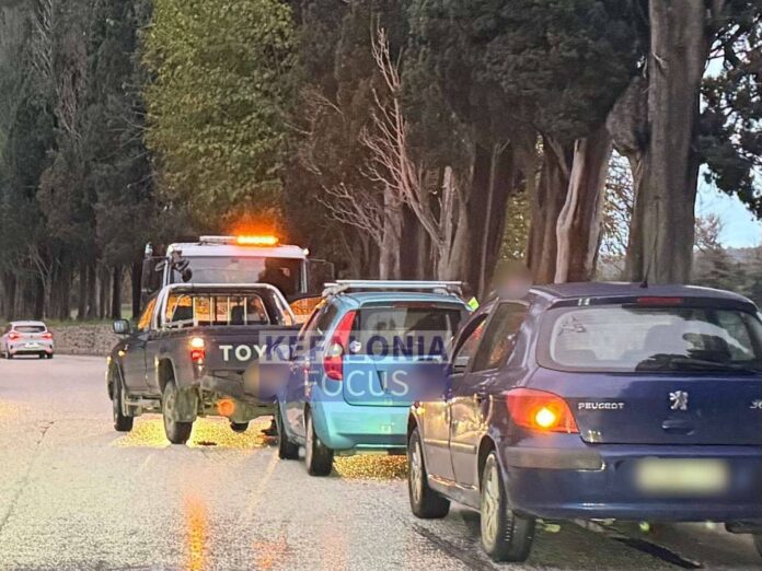 Καραμπόλα τριών οχημάτων απέναντι από το Κλειστό Γυμναστήριο Αντώνης Τρίτσης