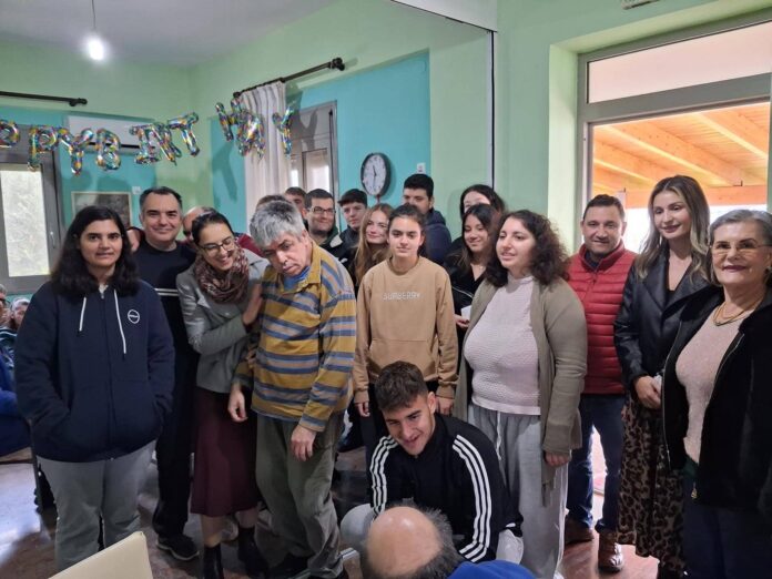 Χριστουγεννιάτικες ευχές και κάλαντα αγάπης στο ΚΔΗΦ Λογγού από μαθητές του Ληξουρίου