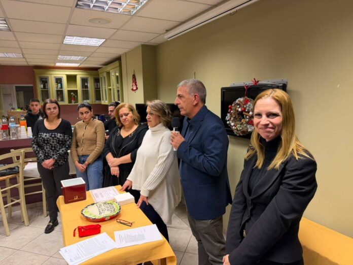 90 χρόνια ιστορίας και ενότητας: Ο Σύλλογος Φαρσινών Πειραιά «Ο Άγιος Χριστόφορος» έκοψε τη βασιλόπιτά του σε γιορτινό κλίμα