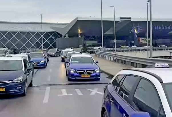 Νέες διαμαρτυρίες των οδηγών ταξί για τις υψηλές χρεώσεις της Φράπορτ στο αεροδρόμιο “Μακεδονία”…