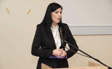 Πέτρος Πετράτος: «Μετά το “κάζο” στα Βιλατώρια, επιτρέπεται να παραμένει Αντιδήμαρχος Πολιτισμού η Ελένη Λουκέρη;»