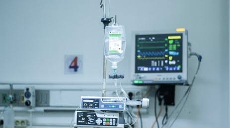 Βαρύ πένθος και αγωνία για γνωστό επιστήμονα του Αργοστολίου που νοσηλεύεται σε ΜΕΘ