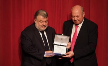 Από το «ΜΗΔΕΝΙΚΟ έργο» στην τιμητική πλακέτα – η πολιτική κυβίστηση της χρονιάς στο Αργοστόλι και ποιος ήταν ο πραγματικός στόχος της