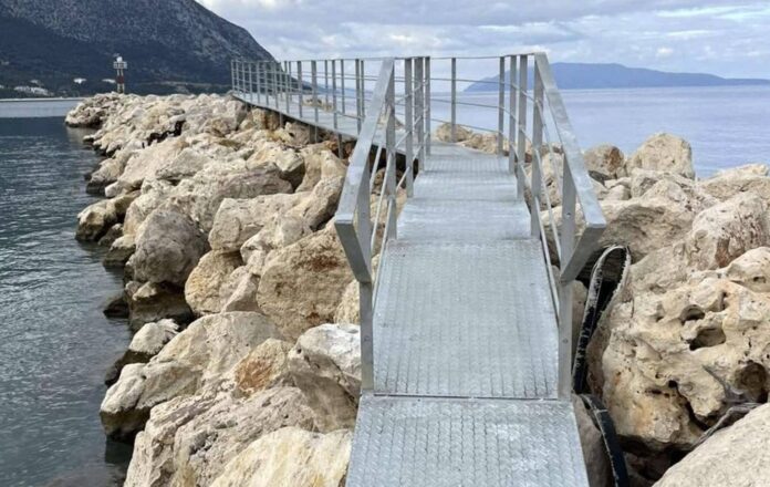 Λιμενικό Ταμείο :Επτά χρόνια για την αλλαγή του σάπιου μεταλλικού διαδρόμου καβοδεσίας στο Λιμάνι του Πόρου