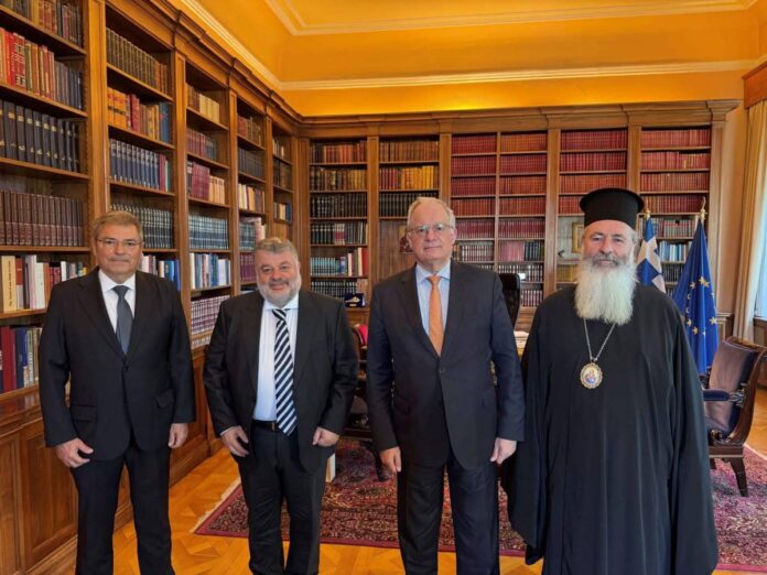 Η πνευματική και πολιτική ηγεσία της Κεφαλονιάς στον Πρόεδρο της Ελληνικής Δημοκρατίας