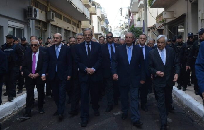 Πολιτικός σεισμός από Καλαμάτα: Σαμαράς και Καραμανλής γκρεμίζουν το κυβερνητικό αφήγημα