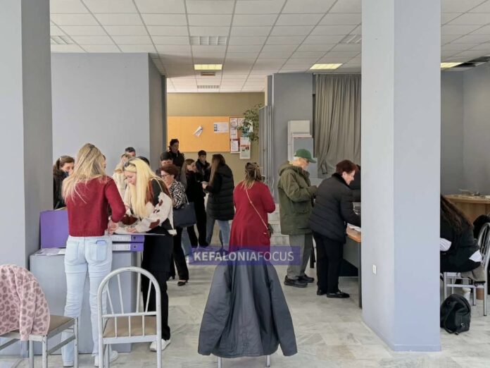 Με πολύ μεγάλη συμμετοχή ολοκληρώθηκαν σήμερα οι αρχαιρεσίες του Συλλόγου Τριτέκνων Κεφαλληνίας – Ιθάκης.