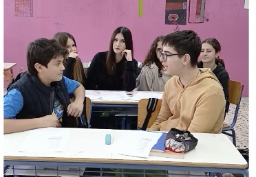 《 ΜΙΛΑ ΤΩΡΑ 》, από το Βαλλιάνειο Γυμνάσιο Κεραμειών