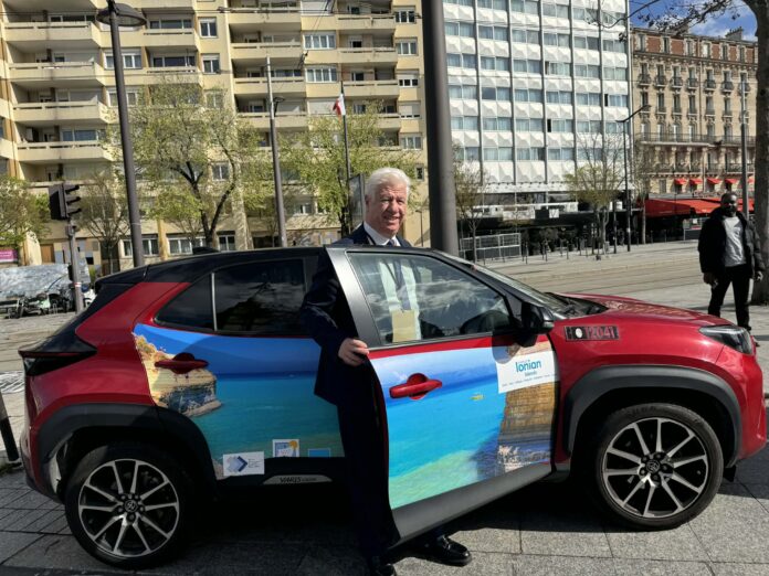 Με «άρωμα» Ιονίων Νήσων κυκλοφορούν ταξί στο Παρίσι.Παρουσία της Περιφέρειας Ιονίων Νήσων στη Διεθνή Έκθεση Τουρισμού «Salon Mondial du Tourisme» στο Παρίσι