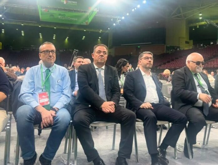 Στο συνέδριο του ΠΑΣΟΚ: Η παρουσία του Νικόλαου Δεσιμόνα στην πρώτη γραμμή δεν είναι τυχαία Στο συνέδριο του ΠΑΣΟΚ: Η παρουσία του Νικόλαου Δεσιμόνα στην πρώτη γραμμή δεν είναι τυχαία