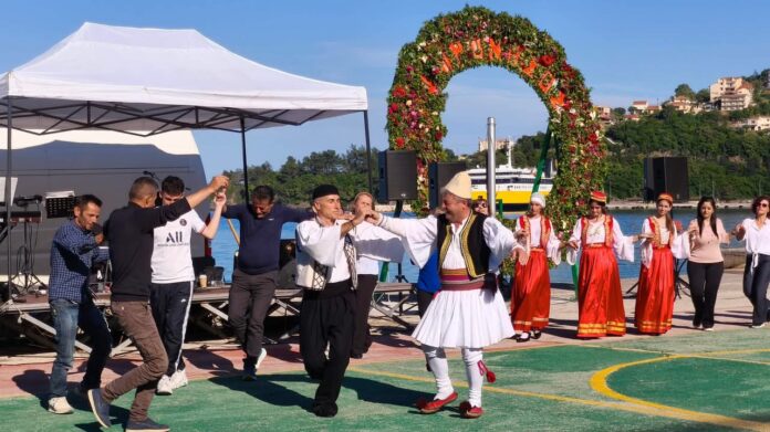 Πρόσκληση για τον εορτασμό της Πρωτομαγιάς στον Πόρο Κεφαλονιάς! Πρόσκληση για τον εορτασμό της Πρωτομαγιάς στον Πόρο Κεφαλονιάς!