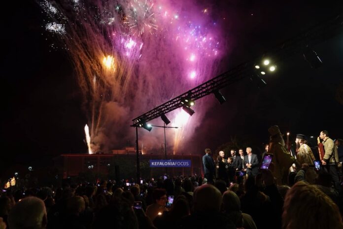 2.900€ πλήρωσαν οι δημότες Αργοστολίου για τα πυροτεχνήματα της Ανάστασης 2.900€ πλήρωσαν οι δημότες Αργοστολίου για τα πυροτεχνήματα της Ανάστασης