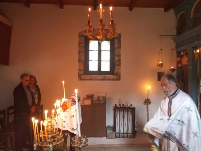 Ιθάκη:Παρασκευή της Ζωοδόχου Πηγής στο ιστορικό εξωκλήσι των Στελλατάτων Ιθάκη:Παρασκευή της Ζωοδόχου Πηγής στο ιστορικό εξωκλήσι των Στελλατάτων