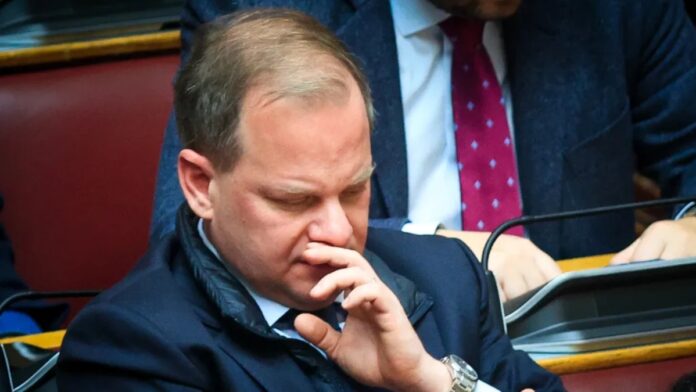 Άδοξη έξοδος Κώστα Καραμανλή (του Αχιλλέως) από την Πολιτική Άδοξη έξοδος Κώστα Καραμανλή (του Αχιλλέως) από την Πολιτική