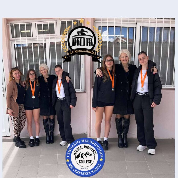 Το Γυμνάσιο με Λυκειακές Τάξεις Μεσοβουνίων στους σχολικούς αγώνες στο Ληξούρι Το Γυμνάσιο με Λυκειακές Τάξεις Μεσοβουνίων στους σχολικούς αγώνες στο Ληξούρι