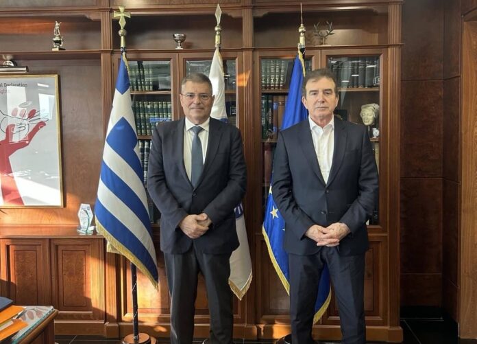 Π.Καππάτος: Συνάντηση με τον Υπουργό Προστασίας του Πολίτη για την αστυνόμευση σε Κεφαλονιά και Ιθάκη Π.Καππάτος: Συνάντηση με τον Υπουργό Προστασίας του Πολίτη για την αστυνόμευση σε Κεφαλονιά και Ιθάκη