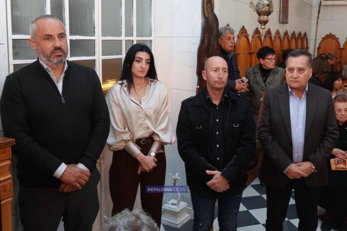 Στον Ι.Ν. Κοιμήσεως της Θεοτόκου Μεσσών Λακήθρας για την Ακολουθία των Παθών ο Διονύσης Λυκούδης και μέλη των «ΑΕΤΩΝ» Στον Ι.Ν. Κοιμήσεως της Θεοτόκου Μεσσών Λακήθρας για την Ακολουθία των Παθών ο Διονύσης Λυκούδης και μέλη των «ΑΕΤΩΝ»