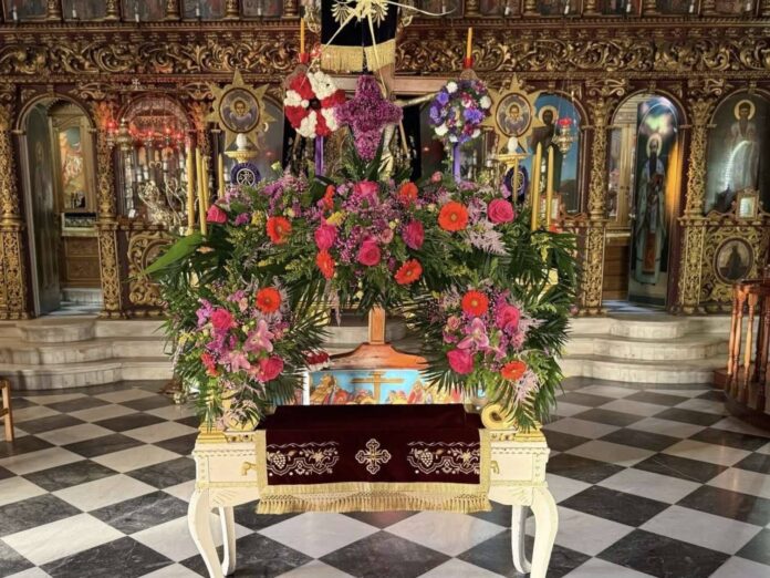 Η σιωπή της Μεγάλης Παρασκευής στους Επιταφίους του Αργοστολίου Η σιωπή της Μεγάλης Παρασκευής στους Επιταφίους του Αργοστολίου