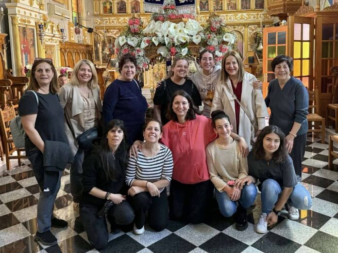 Μεγάλη Παρασκευή στο Αργοστόλι: Ο στολισμένος Επιτάφιος του Αγίου Ελευθερίου Μεγάλη Παρασκευή στο Αργοστόλι: Ο στολισμένος Επιτάφιος του Αγίου Ελευθερίου