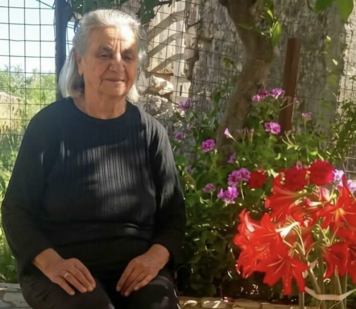 Το «Ύστατο Χαίρε του Λαμπρόγιαννη Πεφάνη στη Μητέρα του ,που Υπήρξε Φως και Θεμέλιο Ζωής» Το «Ύστατο Χαίρε του Λαμπρόγιαννη Πεφάνη στη Μητέρα του ,που Υπήρξε Φως και Θεμέλιο Ζωής»