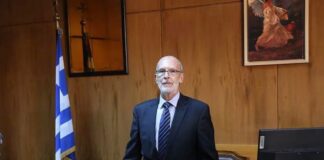 Δημόσια παρέμβαση Βαξεβάνη για την κατάσταση των θεσμών στην Ελλάδα