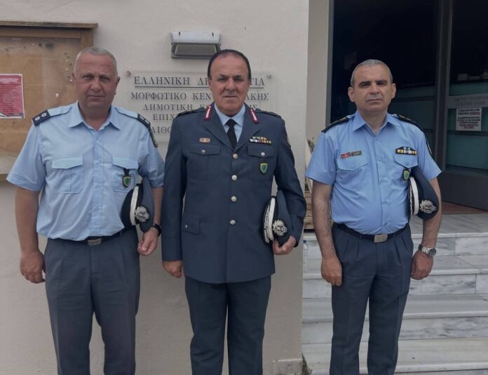 Η Υποστελέχωση στις Αστυνομικές Υπηρεσίες Κεφαλονιάς & Ιθάκης στο επίκεντρο συνάντησης με τον Γενικό Περιφερειακό Αστυνομικό Διευθυντή Η Υποστελέχωση στις Αστυνομικές Υπηρεσίες Κεφαλονιάς & Ιθάκης στο επίκεντρο συνάντησης με τον Γενικό Περιφερειακό Αστυνομικό Διευθυντή