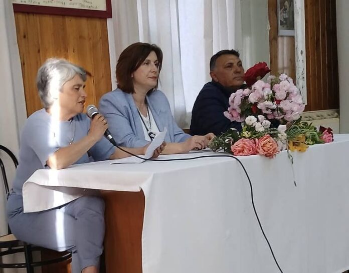 Εκδήλωση για τη Γιορτή της Μητέρας στο ΚΑΠΗ Αργοστολίου . Εκδήλωση για τη Γιορτή της Μητέρας στο ΚΑΠΗ Αργοστολίου .