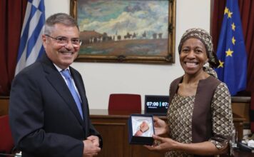 Π. Καππάτος στη Βουλή: Συνάντηση με την Πρέσβη της Δημοκρατίας της Νότιας Αφρικής στην Ελλάδα