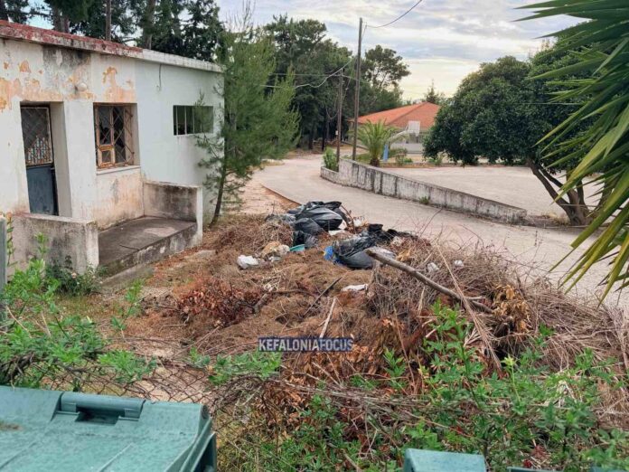 Εικόνες ντροπής δίπλα στην είσοδο του ΕΠΑΛ Αργοστολίου –Ποιος επιτέλους ευθύνεται; Εικόνες ντροπής δίπλα στην είσοδο του ΕΠΑΛ Αργοστολίου –Ποιος επιτέλους ευθύνεται;