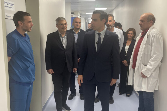 Επίσκεψη του Υφυπουργού Υγείας στο Γ.Νοσοκομείο Κεφαλονιάς Επίσκεψη του Υφυπουργού Υγείας στο Γ.Νοσοκομείο Κεφαλονιάς