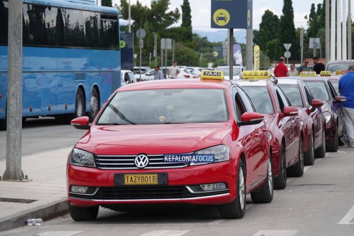 Σωματείο Ταξί Ληξουρίου: Χρειάστηκαν μπλόκα και έλεγχοι για να λειτουργήσει σωστά το αεροδρόμιο Σωματείο Ταξί Ληξουρίου: Χρειάστηκαν μπλόκα και έλεγχοι για να λειτουργήσει σωστά το αεροδρόμιο