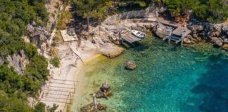Κολομητό:Η παραλία που φυλάει ζηλότυπα τα μυστικά της Ιθάκης