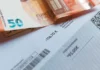Aλλάζουν τα δημοτικά τέλη: Αποσυνδέονται από τους λογαριασμούς ρεύματος, τι προανήγγειλε ο Λιβάνιος