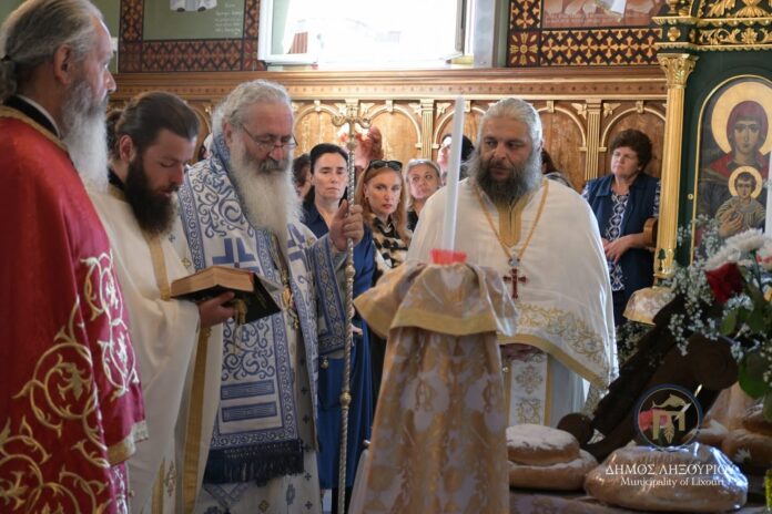 Με λαμπρότητα ο εορτασμός του Αγίου Πνεύματος στον Ιερό Ναό Αγίας Τριάδος στο Ληξούρι Με λαμπρότητα ο εορτασμός του Αγίου Πνεύματος στον Ιερό Ναό Αγίας Τριάδος στο Ληξούρι