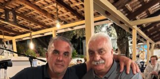 Συγκινητική τιμητική βράβευση του Βαγγέλη Θεοδωρόπουλου από τον Δήμο Ιθάκης