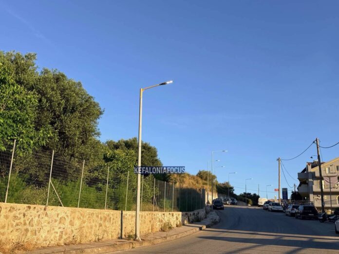 Περιφερειακός Αργοστολίου :Ο ήλιος λάμπει, τα φώτα καίνε και οι δημότες πληρώνουν. Περιφερειακός Αργοστολίου :Ο ήλιος λάμπει, τα φώτα καίνε και οι δημότες πληρώνουν.