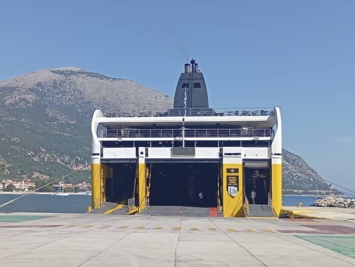 Ταλαιπωρία για τους επιβάτες του πρωινού δρομολογίου του «Fior Di Levante» Ταλαιπωρία για τους επιβάτες του πρωινού δρομολογίου του «Fior Di Levante»