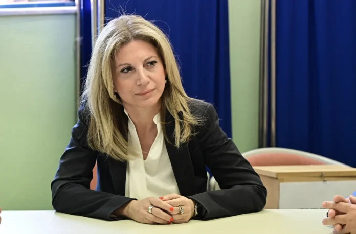 Καρυστιανού στο νοσοκομείο «Αττικόν»: Ράντζα και τμήματα που εγκαινιάζονται και δεν λειτουργούν λόγω υποστελέχωσης Καρυστιανού στο νοσοκομείο «Αττικόν»: Ράντζα και τμήματα που εγκαινιάζονται και δεν λειτουργούν λόγω υποστελέχωσης