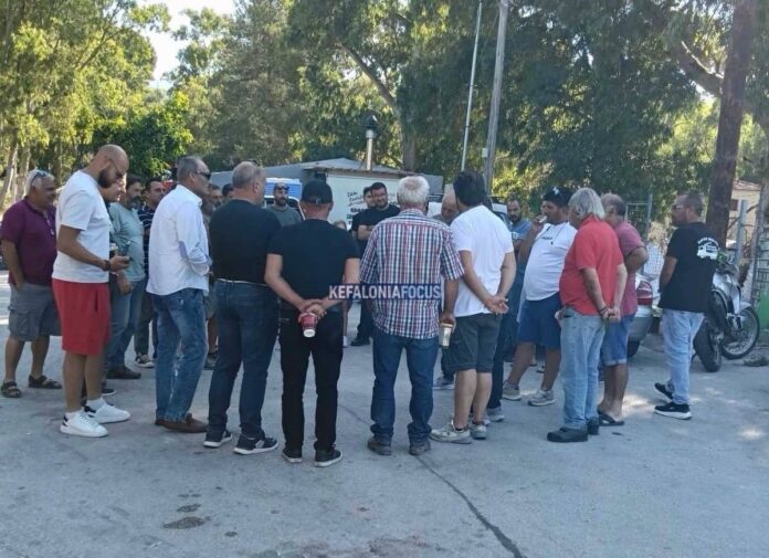 Επαγγελματίες της Κεφαλονιάς σε συγκέντρωση στην Κρανιά εκφράζουν ανησυχία για τους τροχονομικούς ελέγχους Επαγγελματίες της Κεφαλονιάς σε συγκέντρωση στην Κρανιά εκφράζουν ανησυχία για τους τροχονομικούς ελέγχους