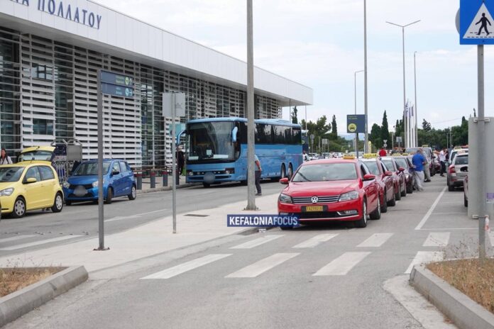 Σαρωτικοί έλεγχοι της Ο.Ε.Π.Τ.Α. σε λεωφορεία και minibus στο Αεροδρόμιο Κεφαλονιάς Σαρωτικοί έλεγχοι της Ο.Ε.Π.Τ.Α. σε λεωφορεία και minibus στο Αεροδρόμιο Κεφαλονιάς