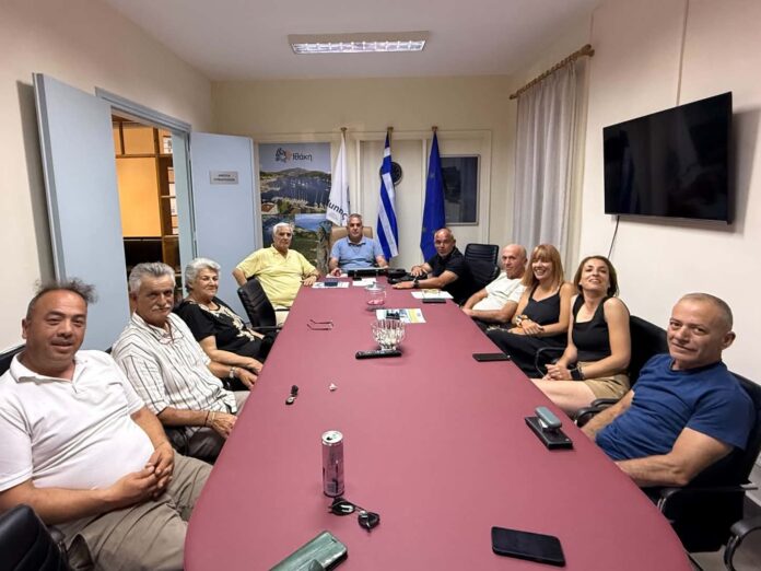 Θερμή υποδοχή στον Πρόεδρο της ΕΠΣΚΙ στην Ιθάκη – Μήνυμα ενότητας και άριστης συνεργασίας με τον Δήμο και τα σωματεία Θερμή υποδοχή στον Πρόεδρο της ΕΠΣΚΙ στην Ιθάκη – Μήνυμα ενότητας και άριστης συνεργασίας με τον Δήμο και τα σωματεία