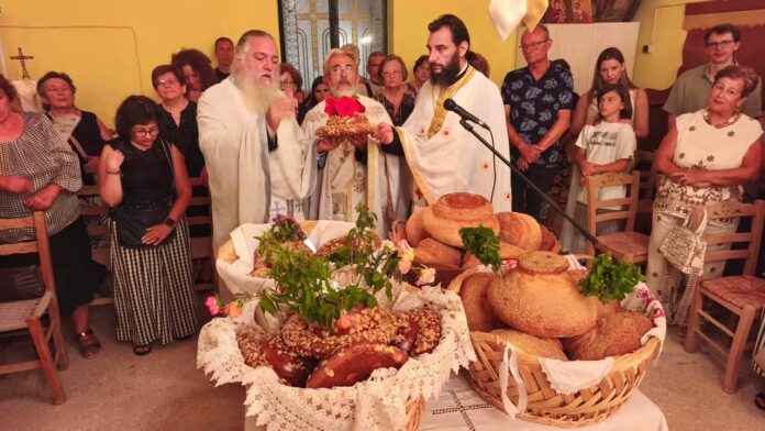 Ο Ασπρογέρακας γιόρτασε με λαμπρότητα και με μια χαρμόσυνη είδηση της πίστεως την Αγία Παρασκευή! Ο Ασπρογέρακας γιόρτασε με λαμπρότητα και με μια χαρμόσυνη είδηση της πίστεως την Αγία Παρασκευή!