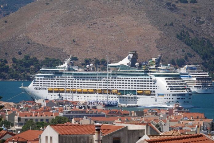 Τουρισμός κρουαζιέρας με πραγματικά στοιχεία, όχι με υπερβολές:Δεν ήταν 11.000 τουρίστες, αλλά 7.248 επιβάτες στα τρία κρουαζιερόπλοια Τουρισμός κρουαζιέρας με πραγματικά στοιχεία, όχι με υπερβολές:Δεν ήταν 11.000 τουρίστες, αλλά 7.248 επιβάτες στα τρία κρουαζιερόπλοια