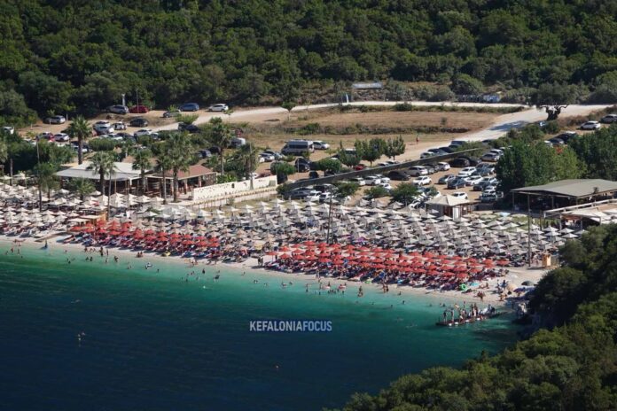 Αντίσαμος: Όταν η υπερεκμετάλλευση επισκιάζει τη φυσική ομορφιά μιας από τις ομορφότερες παραλίες της Ελλάδας Αντίσαμος: Όταν η υπερεκμετάλλευση επισκιάζει τη φυσική ομορφιά μιας από τις ομορφότερες παραλίες της Ελλάδας