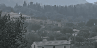Καλοκαιρινή βροχή στον Σταυρό Ιθάκης – Όταν ο ουρανός αγκαλιάζει το νησί του Οδυσσέα