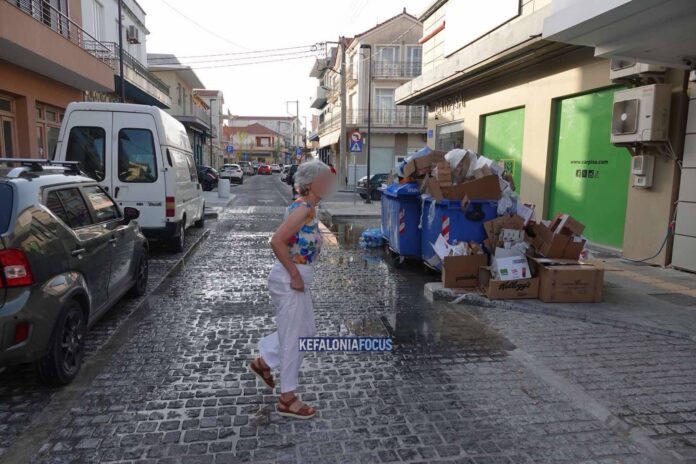 Οδός Σιτεμπόρων: Λιμνάζοντα νερά σε έργο που μόλις ολοκληρώθηκε – Εικόνες που προκαλούν προβληματισμό Οδός Σιτεμπόρων: Λιμνάζοντα νερά σε έργο που μόλις ολοκληρώθηκε – Εικόνες που προκαλούν προβληματισμό