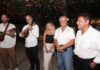 Η Άσσος τραγούδησε Ελλάδα: Ιταλοί τουρίστες έγιναν μια παρέα με τους Κεφαλονίτες κανταδόρους στο παραδοσιακό εστιατόριο «Πλάτανος»