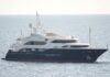 Ο Δημήτρης Κοπελούζος με τη θαλαμηγό «Sunday» στον Πλατύ Γιαλό – Στο επίκεντρο ξανά η Κεφαλονιά